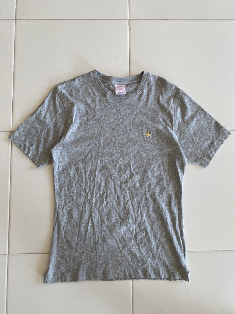 Brooks Brothers crew neck (Category: Luxury Apparel) located in Tacurong. Submitted by _markus (Listing ID 1469270031, Image 1). Description: Excellent Condition Dimes 18x26 No issue.