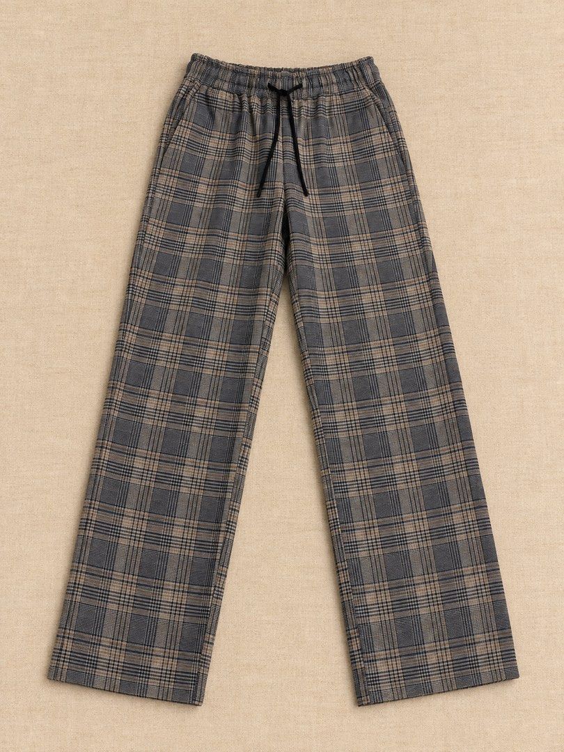 Brown Checkered Pants (Category: Other Bottoms) located in Manila. Submitted by lexiandco.ph (Listing ID 1469283781, Image 1). Description: .