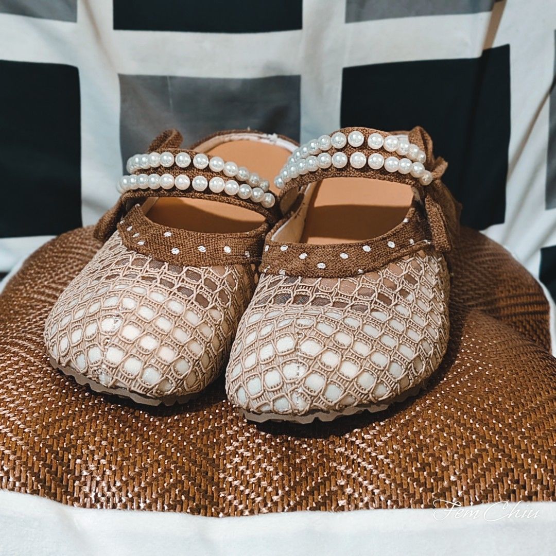 Brown coquette polka wedge platform shoes (Category: Wedges) located in Pateros City. Submitted by soshifem (Listing ID 1469176916, Image 3). Description: size 36 or 6 brandnew RFS: not my size.