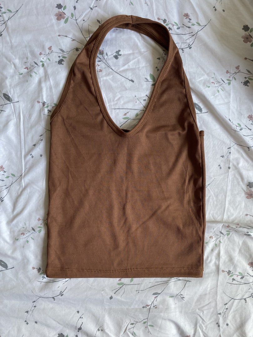 Brown Halter Neck Crop Top (Category: Sleeveless) located in Paranaque City. Submitted by declutterbykat (Listing ID 1469180582, Image 1). Description: 🔖 rfs: decluttering 📍 parañaque city 💸 mop: gcash or maya only 🚖 mod: lalamove, grab, or jnt .