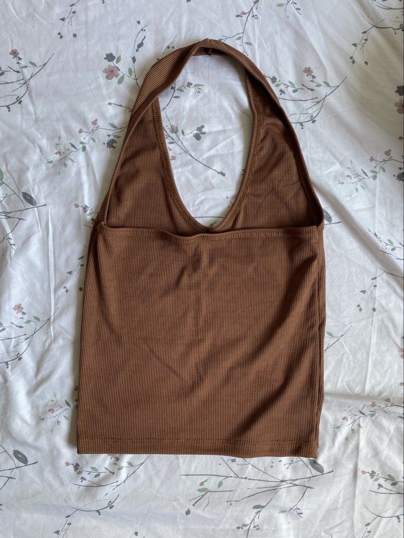 Brown Halter Neck Crop Top (Category: Sleeveless) located in Paranaque City. Submitted by declutterbykat (Listing ID 1469180582, Image 2). Description: 🔖 rfs: decluttering 📍 parañaque city 💸 mop: gcash or maya only 🚖 mod: lalamove, grab, or jnt .
