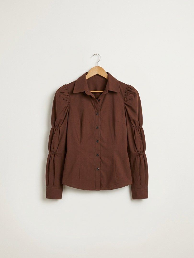 BROWN PUFFSLEVE POLO LONGSLEEVE (Category: Others Tops) located in Taguig. Submitted by jane.klosette (Listing ID 1469240892, Image 2). Description: BRANDNEW DELIVERY VIA LALAMOVE, PAYMENT FIRST. 📍 TAGUIG.