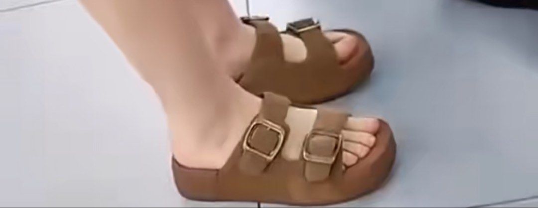 Brown sandals available sizes 38/39/40/41 (Category: Sandals) located in Manila. Submitted by vintageaccessories (Listing ID 1469196886, Image 2). Description: .