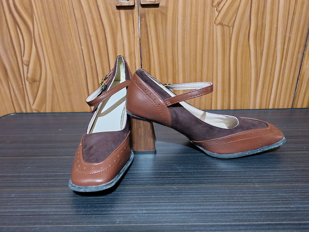Brown Snap Handle Heel (Category: Heels) located in Bulacan. Submitted by timmybels (Listing ID 1469227306, Image 2). Description: Brown Snap Handle Heel Brand New- only fitted not worn Good for office use and would fit a 9 to 9.5 feet size..