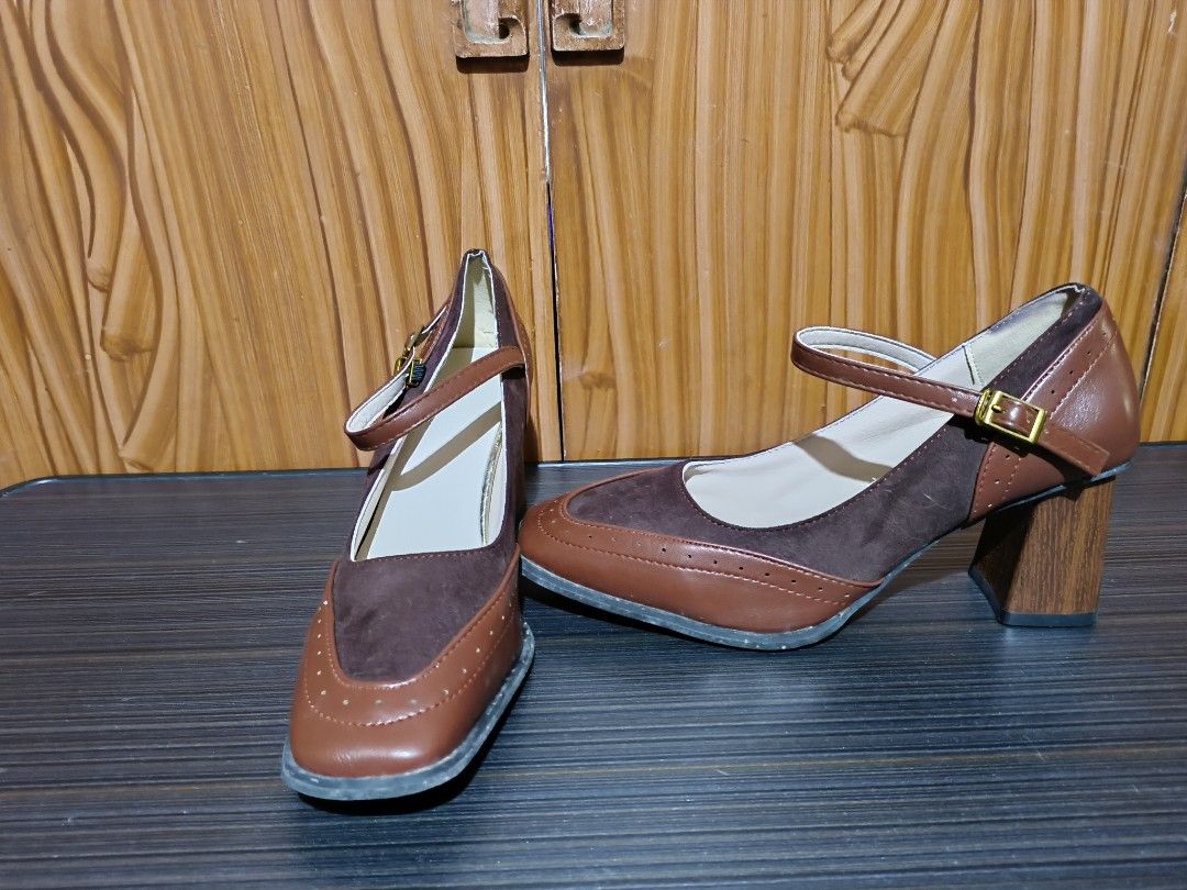 Brown Snap Handle Heel (Category: Heels) located in Bulacan. Submitted by timmybels (Listing ID 1469227306, Image 3). Description: Brown Snap Handle Heel Brand New- only fitted not worn Good for office use and would fit a 9 to 9.5 feet size..