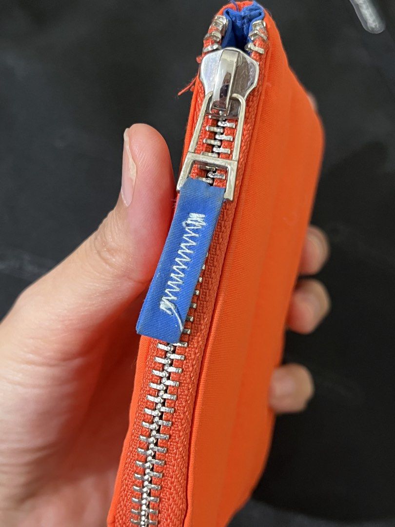 BTV Beyond The Vines Poofy Wallet (Category: Wallets & Card holders) located in Taguig. Submitted by lil.ac (Listing ID 1469161833, Image 3). Description: Still very poofy. No stains or flaws. Not in use Doesn’t smell .