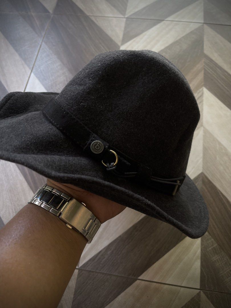 Bugatti Crusable Fedora (Category: Caps & Hats) located in Pagadian. Submitted by thrift.wrld (Listing ID 1469255075, Image 2). Description: Bugatti Crusable Fedora Size: 58 / 7 1/4 Drop Prices: • Mine: 1,000 • Grab: 1,300 • Steal: 1,500 (automatic yours) + ₱9O shipping fee (sf) Details: • 100% Wool Felt, Water Repellent, Crushable/Packable (maintains shape), Vintage/High-End European Outerwear. • 1O/1O Color rate • Need Reshape • Need wash.