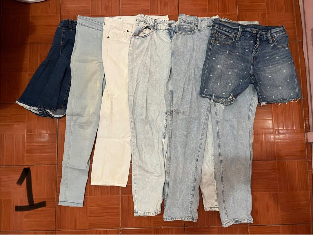 Bundle Selling: Denim (Category: Jeans) located in Manila. Submitted by allie_gilvez (Listing ID 1469250999, Image 1). Description: Six Items - Four Pants (4) - One Shorts (1) - One Skirt (1) Item Brands: Levi’s Banana Republic Bershka BC’s Holy Chic Citizens of Humanity Item Condition: One of the items has a noticeable stain on the front thigh. The rest are in good condition. Item Sizes: Ranges from Women’s Medium to Large (US)..