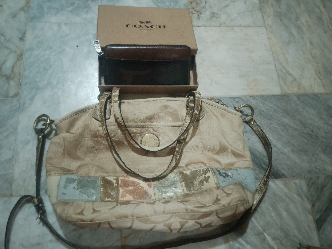 BUNDLE COACH (Category: Luxury Bags & Wallets) located in Cavite. Submitted by xjune8x (Listing ID 1469374741, Image 1). Description: BUNDLE COACH.