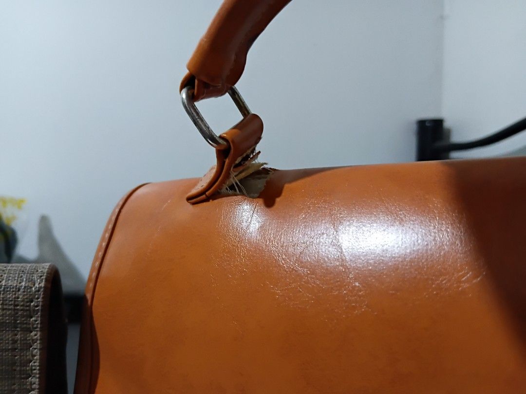 Bundle: Vintage Brown Satchel Bag With Top Handle (Category: Shoulder Bags) located in Mandaluyong City. Submitted by cheshireshoppe (Listing ID 1469266262, Image 2). Description: Bundle (Take both) manage your expectations rfs: declutter.