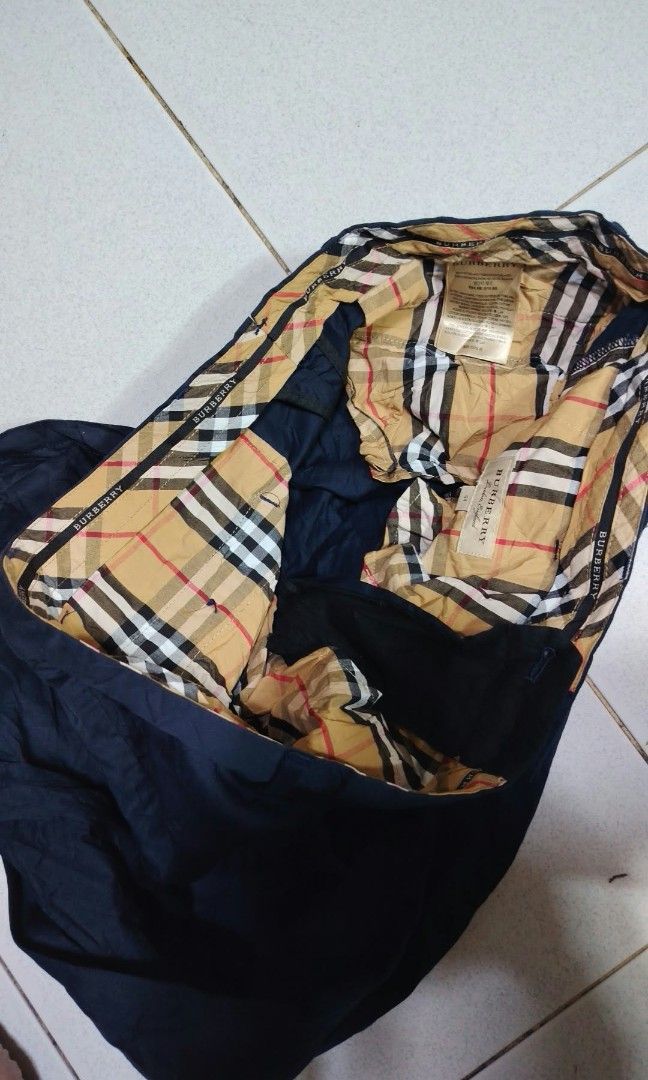 Burberry chino pants slim fit (Category: Chinos) located in Malabon City. Submitted by jhe_bicio_online-thriftshop (Listing ID 1469189935, Image 2). Description: Waist 38-40 Leg opening 8 Stretchable Excellent condition.