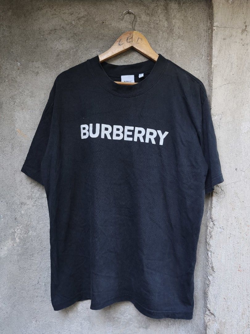 Burberry oversize tee (Category: Tshirts & Polo Shirts ) located in Puerto Princesa. Submitted by dripthrift99 (Listing ID 1469274343, Image 1). Description: Burberry Oversize Shirt Large 23x28 Excellent condition no issue loc: palawan.