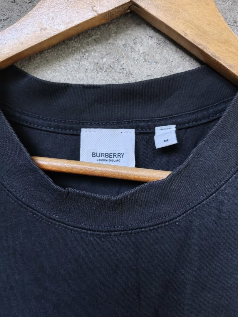 Burberry oversize tee (Category: Tshirts & Polo Shirts ) located in Puerto Princesa. Submitted by dripthrift99 (Listing ID 1469274343, Image 3). Description: Burberry Oversize Shirt Large 23x28 Excellent condition no issue loc: palawan.