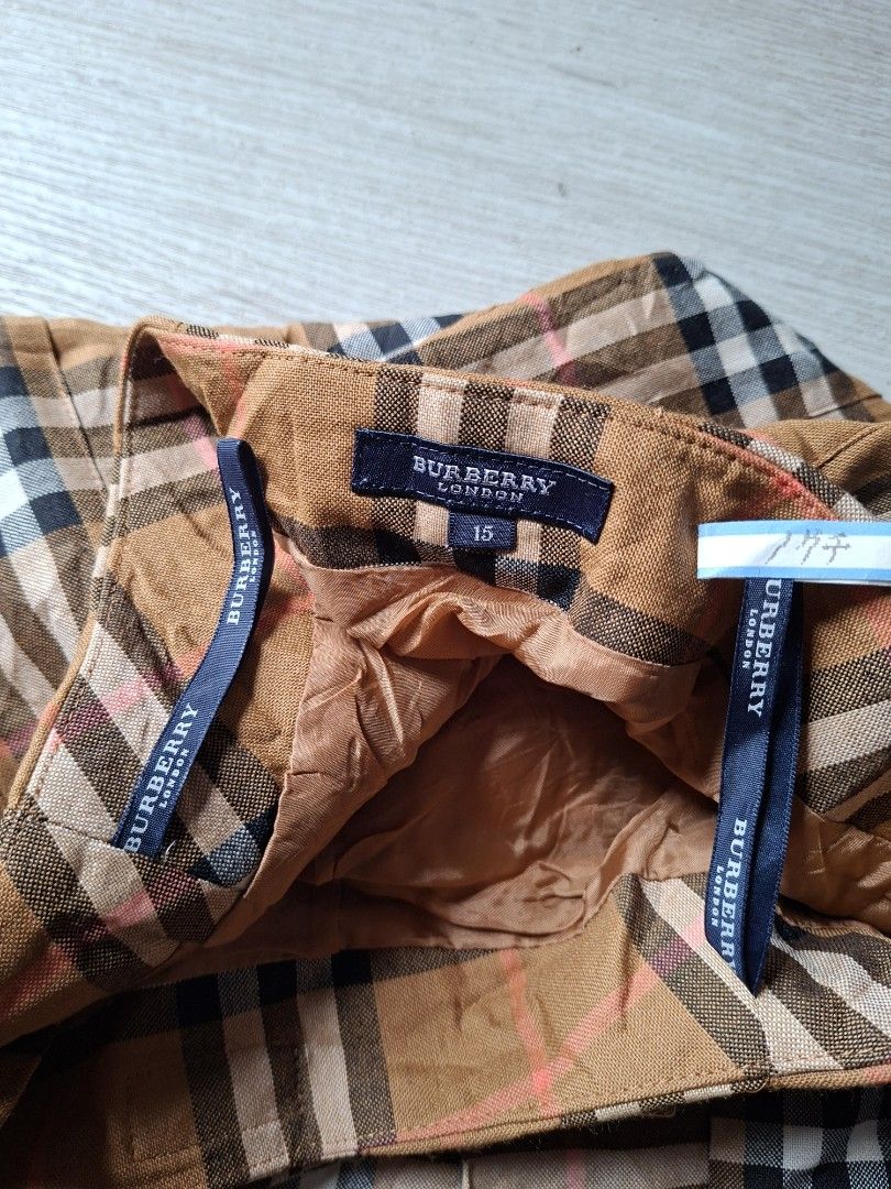 Burberry plaid skirt (Category: Activewear) located in Panabo. Submitted by creticalfinds (Listing ID 1469331796, Image 3). Description: Burberry plaid skirt.