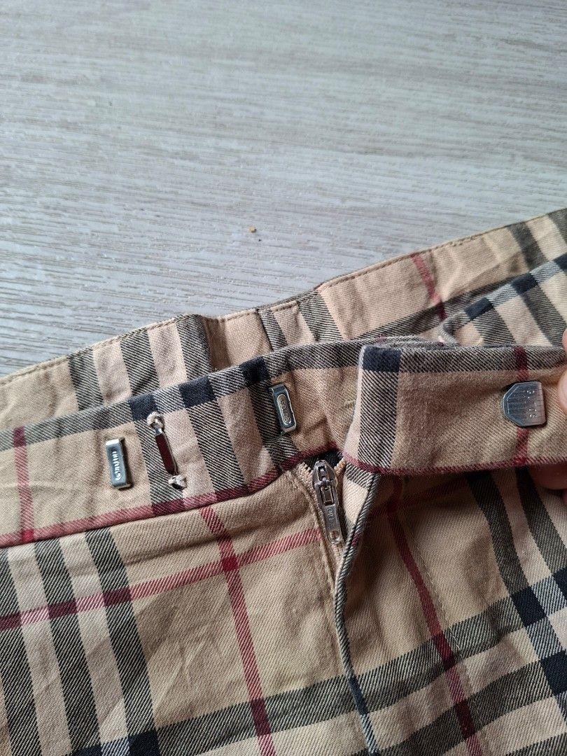 Burberry truser plaid (Category: Activewear) located in Panabo. Submitted by creticalfinds (Listing ID 1469332289, Image 3). Description: Burberry truser plaid.