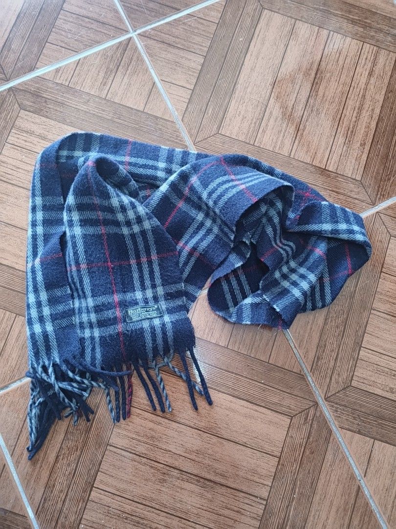Burberry Vtg Scarf (Category: Luxury Accessories) located in Agdangan. Submitted by gentlestorm.405 (Listing ID 1469324836, Image 1). Description: Good condition issue: Pinholes.