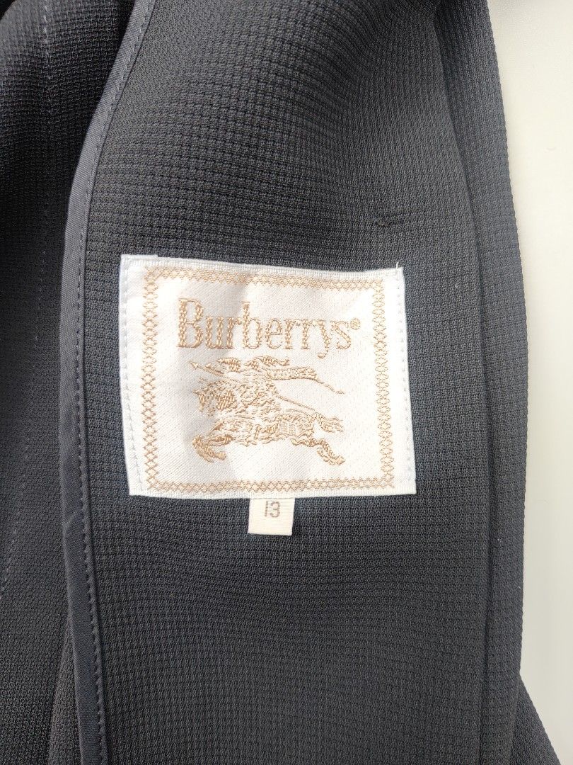 Burberrys semi mesh (Category: Coats, Jackets and Outerwear) located in Baguio. Submitted by archival_thrifted.ph. (Listing ID 1469215503, Image 2). Description: FOR SALE‼️ . BURBERRYS SEMI MESH .💯 AUTHENTIC . EXCELLENT CONDITION .SIZE 13 ON TAG .PHP 2300 PLUS SF .❌❌ COP/COD .MOP GCASH . COURIER J&T .BAGUIO AREA .DM FOR SURE BUYER TY.