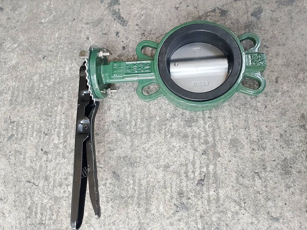Butterfly valve 4” (Category: Everything Else Others) located in Manila. Submitted by joeyroque09 (Listing ID 1469242837, Image 2). Description: Butterfly valve 4”.
