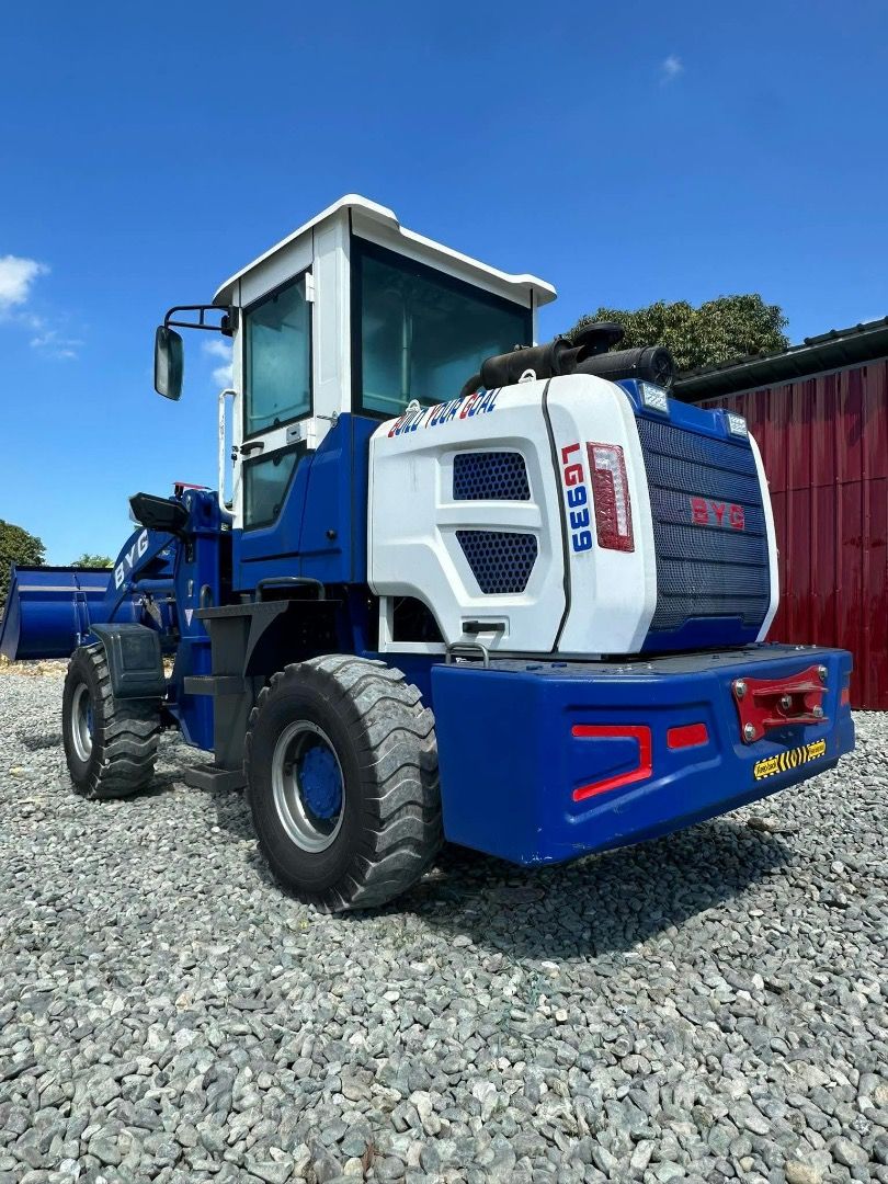 BYG WHEEL LOADER (Category: Construction & Building Materials) located in Caloocan City. Submitted by princess1210_ (Listing ID 1469223169, Image 3). Description: ✔1 CUBIC WHEEL LOADER ✔AUTOMATIC TRANSMISSION ✔4X4 CYLINDER ✔ Bigger cabin for longer working hours ⚙️ Japan HST system for smooth & efficient operation 💪 Stronger load capacity and stability 📺 Only loader in PH with car-grade LED display ✔1 YEAR WARRANTY Built for serious operators w