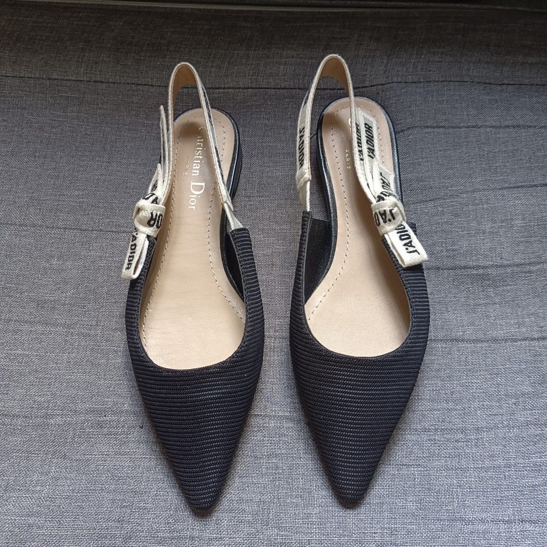 C D (Category: Flats & Sandals) located in Valenzuela. Submitted by meloluxcollections (Listing ID 1469212271, Image 2). Description: .