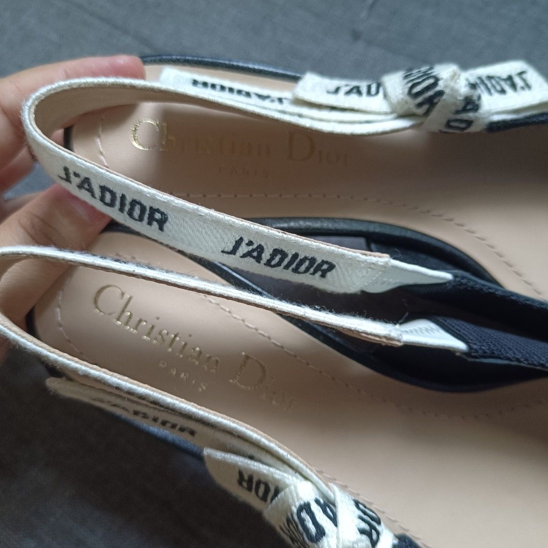 C D (Category: Flats & Sandals) located in Valenzuela. Submitted by meloluxcollections (Listing ID 1469212271, Image 3). Description: .