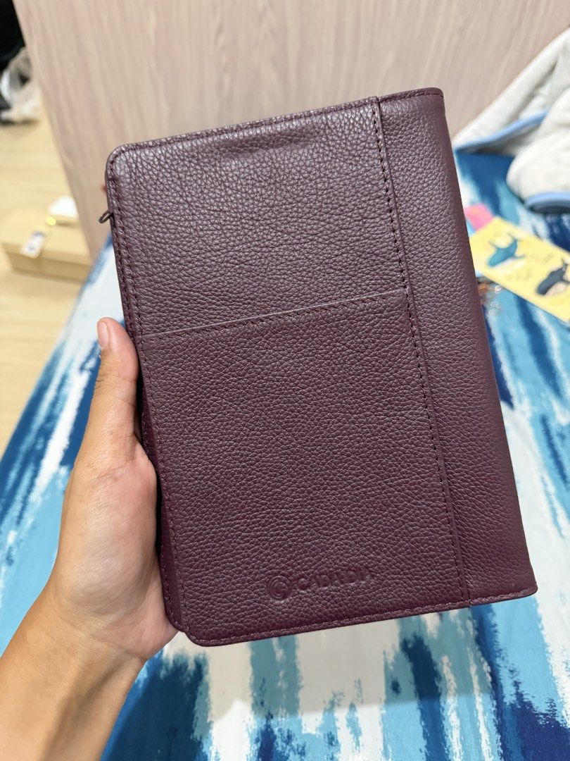 Cada Dia A5 Pocket Insert in Aubergine (Category: Other Stationery & Craft) located in Quezon City. Submitted by cjrchived (Listing ID 1469171617, Image 1). Description: Used once only. Didn't really need it..