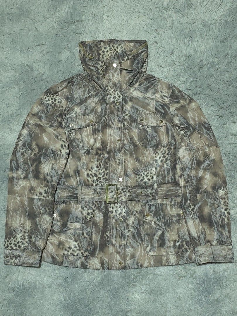 Calvin Klein Leopard Jacket (Category: Coats, Jackets and Outerwear) located in Abulug. Submitted by humanwhosellthings (Listing ID 1469321608, Image 1). Description: Size Large 21W x 26L Excellent Condition No issue.