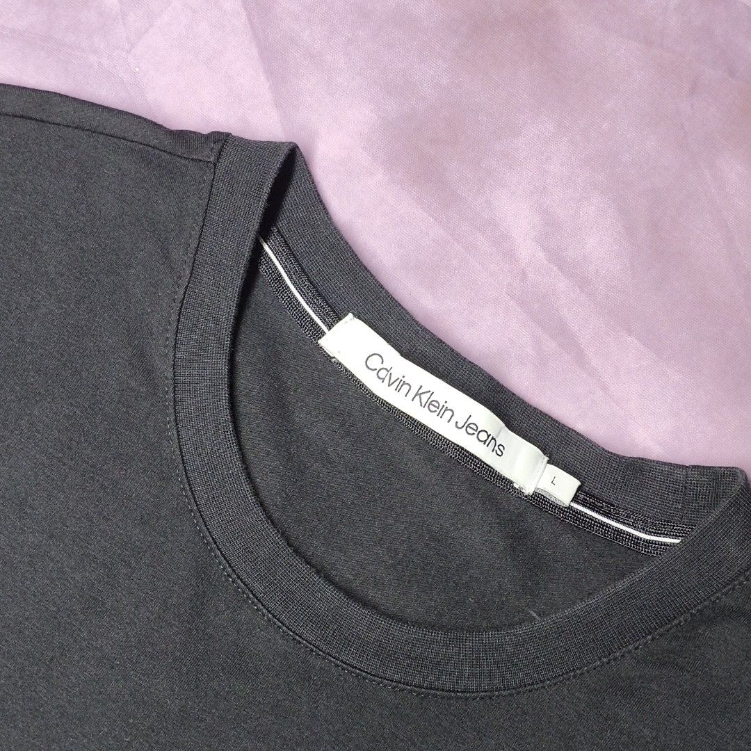 Calvin Klein T shirt (Category: Tshirts & Polo Shirts ) located in San Jose. Submitted by dripdropph22 (Listing ID 1469244199, Image 3). Description: Calvin Klein T shirt 349 + sf unli vouche unli VC.