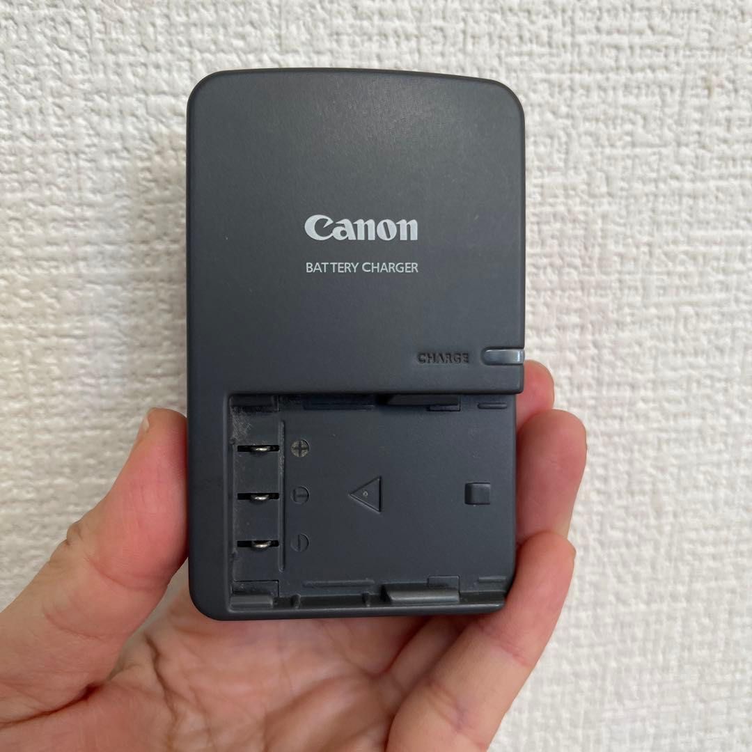 Canon CB-2LW Battery Charger (Category: Batteries & Chargers) located in Cavite. Submitted by raylene350 (Listing ID 1469366410, Image 1). Description: - perfectly working - used.