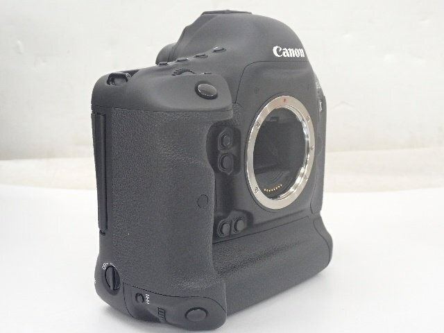 Canon EOS-1D X Digital SLR Camera (Body Only) (Category: Cameras) located in Caloocan City. Submitted by letao_shopping_ph (Listing ID 1469218319, Image 3). Description: [Specifications] Manufacturer: Canon Model: EOS-1D X [Functionality] The camera performed without any issues during shooting. Shows some signs of wear and soiling—a typical used item with visible marks or dirt. 🇯🇵 Interested in this item? Feel free to message us for more detail
