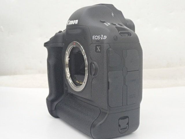 Canon EOS-1D X Digital SLR Camera (Body Only) (Category: Cameras) located in Caloocan City. Submitted by letao_shopping_ph (Listing ID 1469218319, Image 2). Description: [Specifications] Manufacturer: Canon Model: EOS-1D X [Functionality] The camera performed without any issues during shooting. Shows some signs of wear and soiling—a typical used item with visible marks or dirt. 🇯🇵 Interested in this item? Feel free to message us for more detail