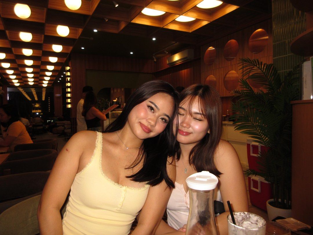 Canon ixus 285 hs (Category: Cameras) located in Manila. Submitted by rubyanneee (Listing ID 1469179825, Image 3). Description: With charger, orig battery with cover narin and sd card.
