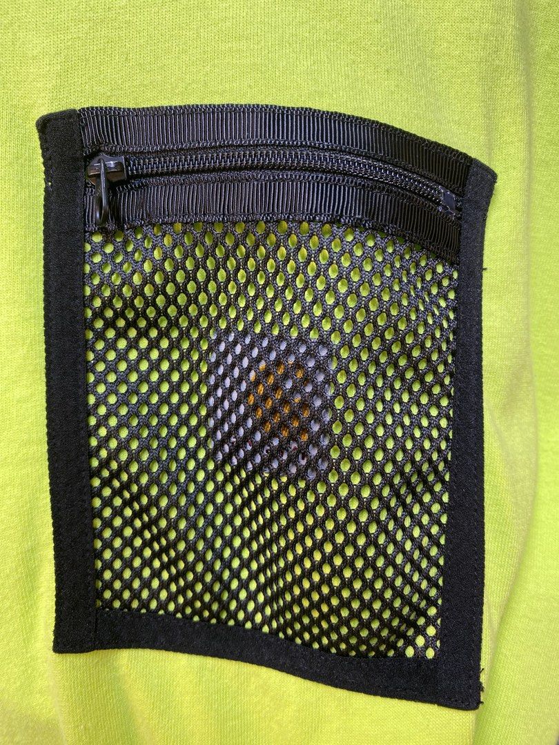 CARHARTR POCKET BRIGHT LIME (Category: Tshirts & Polo Shirts ) located in Makati City. Submitted by drip.poww (Listing ID 1469321354, Image 3). Description: - Authentic Carhartt - Color: Apple green - Size: XL - Dimes: 24x30 - Authentic - Excellent condition - Need wash, fresh from bale - Material: 100% Cotton Please don’t expect too much—these are thrifted (ukay) items. 😊 !!STILL NEGOTIABLE!!.