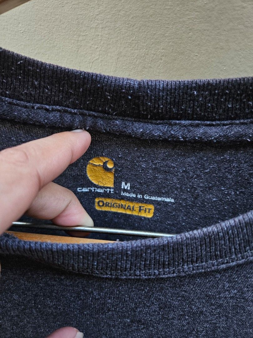 CARHARTT K87 Gray Pocket Tee-Size Medium (Category: Tshirts & Polo Shirts ) located in San Pablo. Submitted by pablo_pablo25 (Listing ID 1469225778, Image 3). Description: 22.5x30.5 dime good cond8 multiple pinhole.