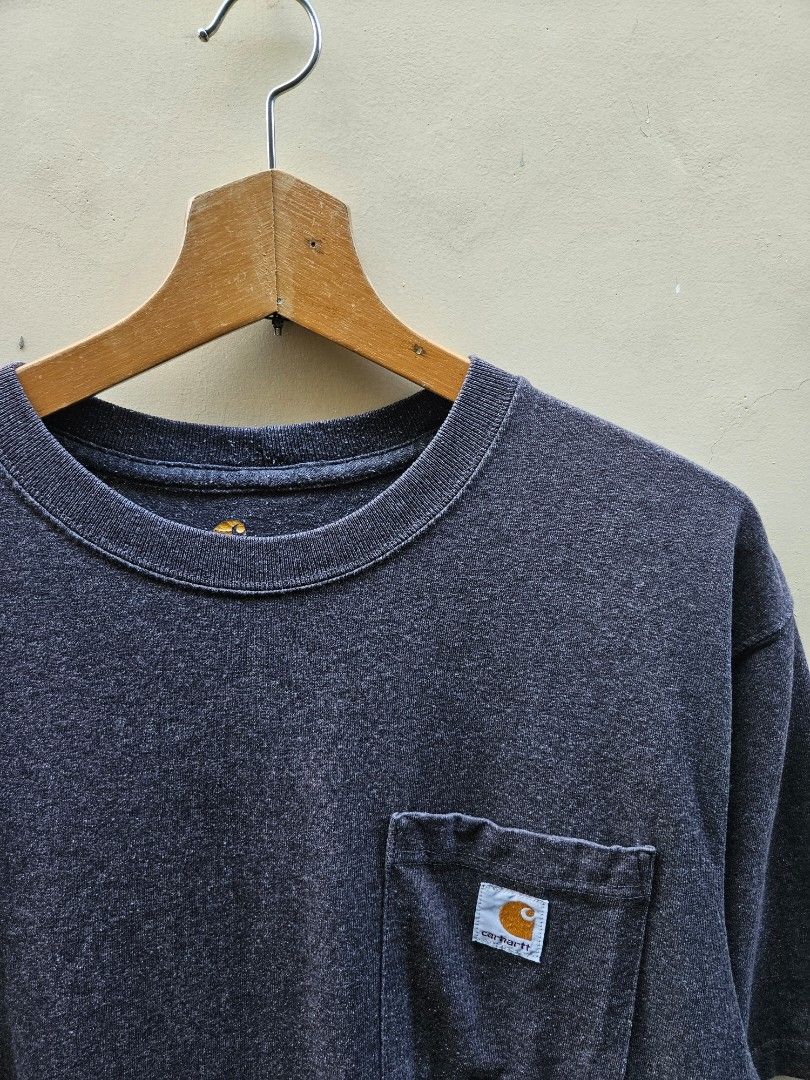 CARHARTT K87 Gray Pocket Tee-Size Medium (Category: Tshirts & Polo Shirts ) located in San Pablo. Submitted by pablo_pablo25 (Listing ID 1469225778, Image 2). Description: 22.5x30.5 dime good cond8 multiple pinhole.