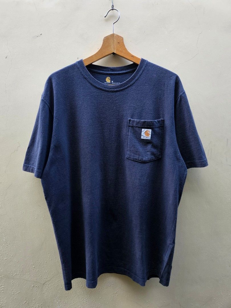 CARHARTT K87 Navy Blue Pocket Tee-Size Medium (Category: Tshirts & Polo Shirts ) located in San Pablo. Submitted by pablo_pablo25 (Listing ID 1469226395, Image 1). Description: 22.5x30 dime good condi 1 repaired pinhole hindi na pansin.