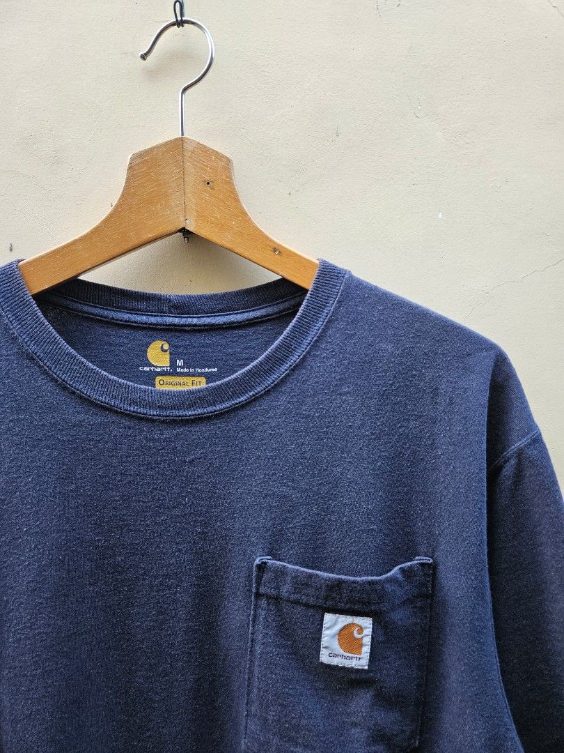 CARHARTT K87 Navy Blue Pocket Tee-Size Medium (Category: Tshirts & Polo Shirts ) located in San Pablo. Submitted by pablo_pablo25 (Listing ID 1469226395, Image 2). Description: 22.5x30 dime good condi 1 repaired pinhole hindi na pansin.