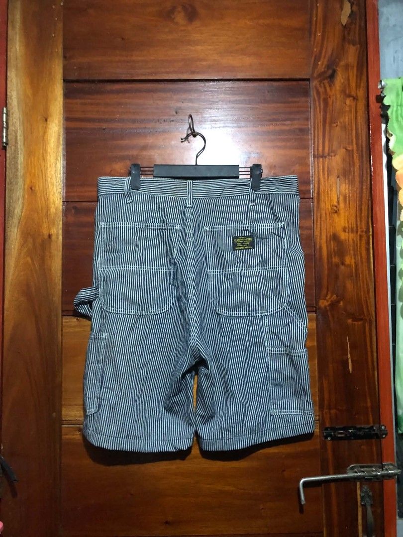 Carpenter Jorts (Category: Shorts) located in Caloocan City. Submitted by solothrif (Listing ID 1469186801, Image 1). Description: no issue size 32 leg opening 11.