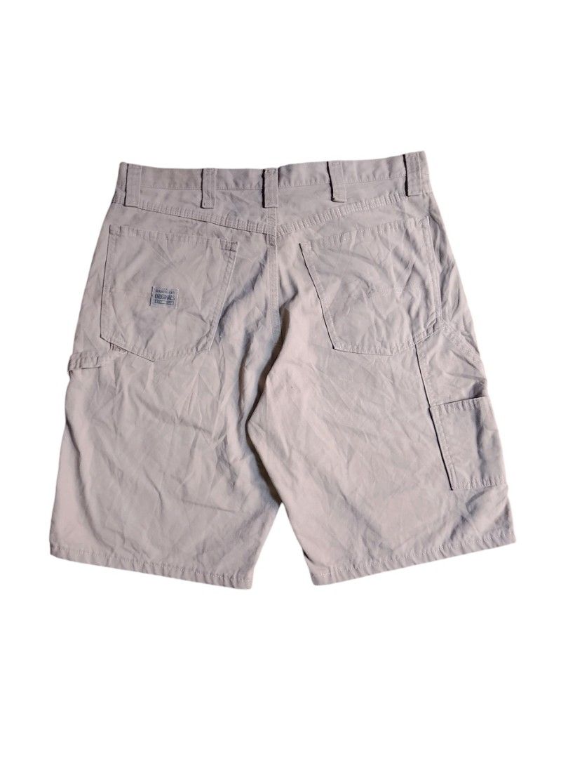 CARPENTER JORTS (Category: Jeans) located in Manila. Submitted by dmdump1069995 (Listing ID 1469302112, Image 1). Description: 🏷️ WRANGLER KHAKI CARPENTER JORTS BRAND: WRANGLER •waistline: 36 •length: 22.5 •thigh: 14 •leg opening: 11 •hard x heavy denim •issue none •need wash •color rate 10/10.