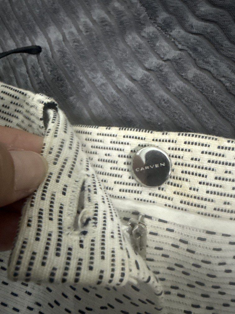 CARVEN MINI SKIRT (Category: Beverages) located in Angeles City. Submitted by migs_font29 (Listing ID 1469258983, Image 3). Description: .