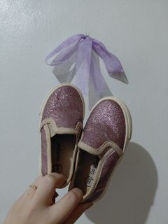 (Category: ) located in . Submitted by wornwardrobe (Listing ID 1469162851, Image 1). Description: .