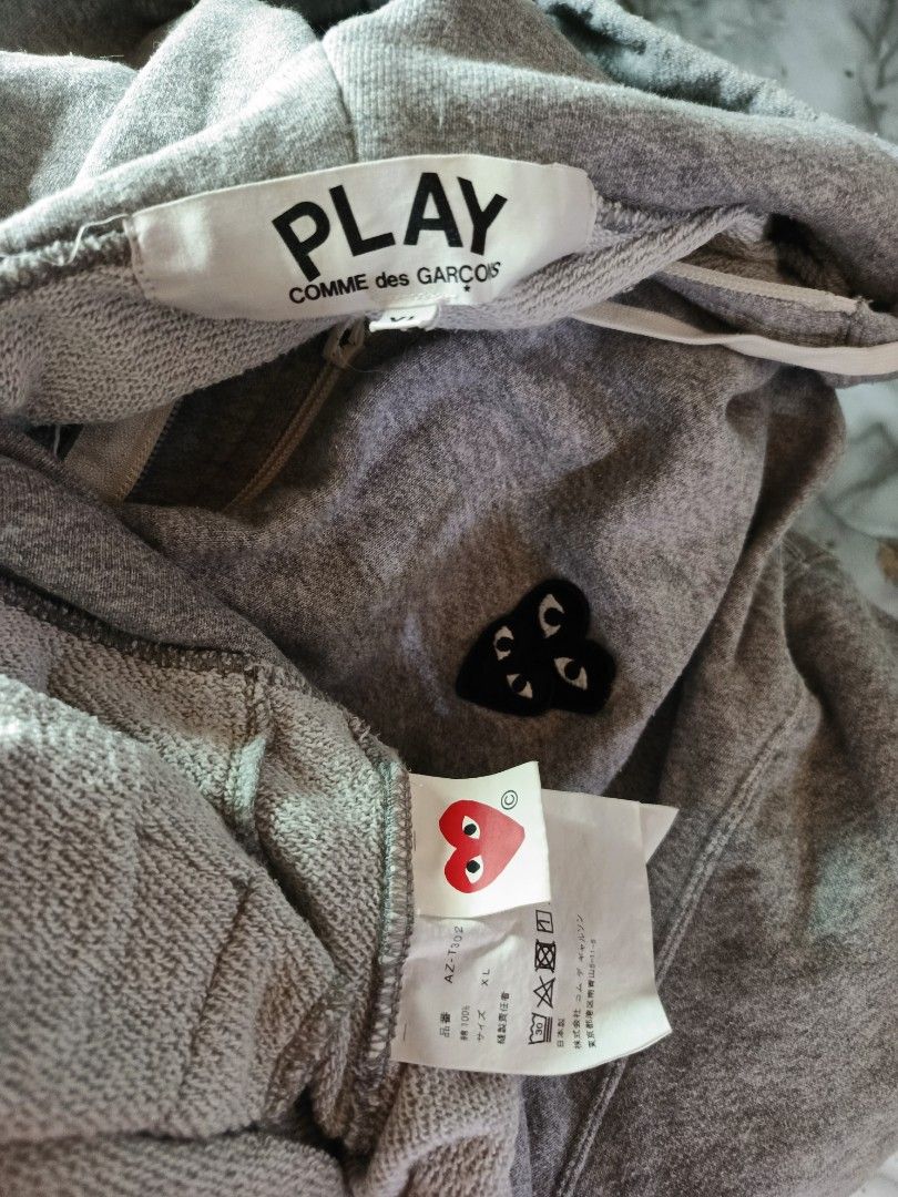 CDG PLAY HOODIE JACKET (Category: Coats, Jackets and Outerwear) located in Quezon City. Submitted by ahyaladyblue (Listing ID 1469201774, Image 2). Description: .