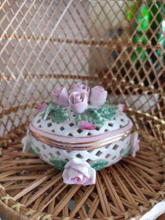(Category: ) located in . Submitted by thriftteata (Listing ID 1469255112, Image 1). Description: .