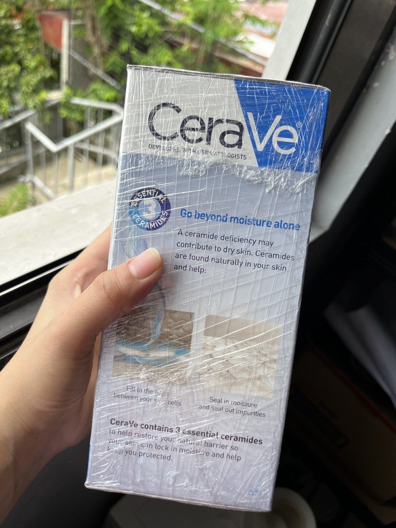CeraVe Moisturizing Cream Multi-Pack 32 oz (Category: Face Care) located in Marikina City. Submitted by cendy05 (Listing ID 1469197493, Image 3). Description: Authentic CeraVe Moisturizing Cream Multi-Pack - Total 32 oz: Includes two (2) 16 oz tubs - Free interchangeable pump included in the box - Formulated with 3 essential ceramides and hyaluronic acid - Restores and protects the natural skin barrier - Ideal for normal to dry skin - Brand new a