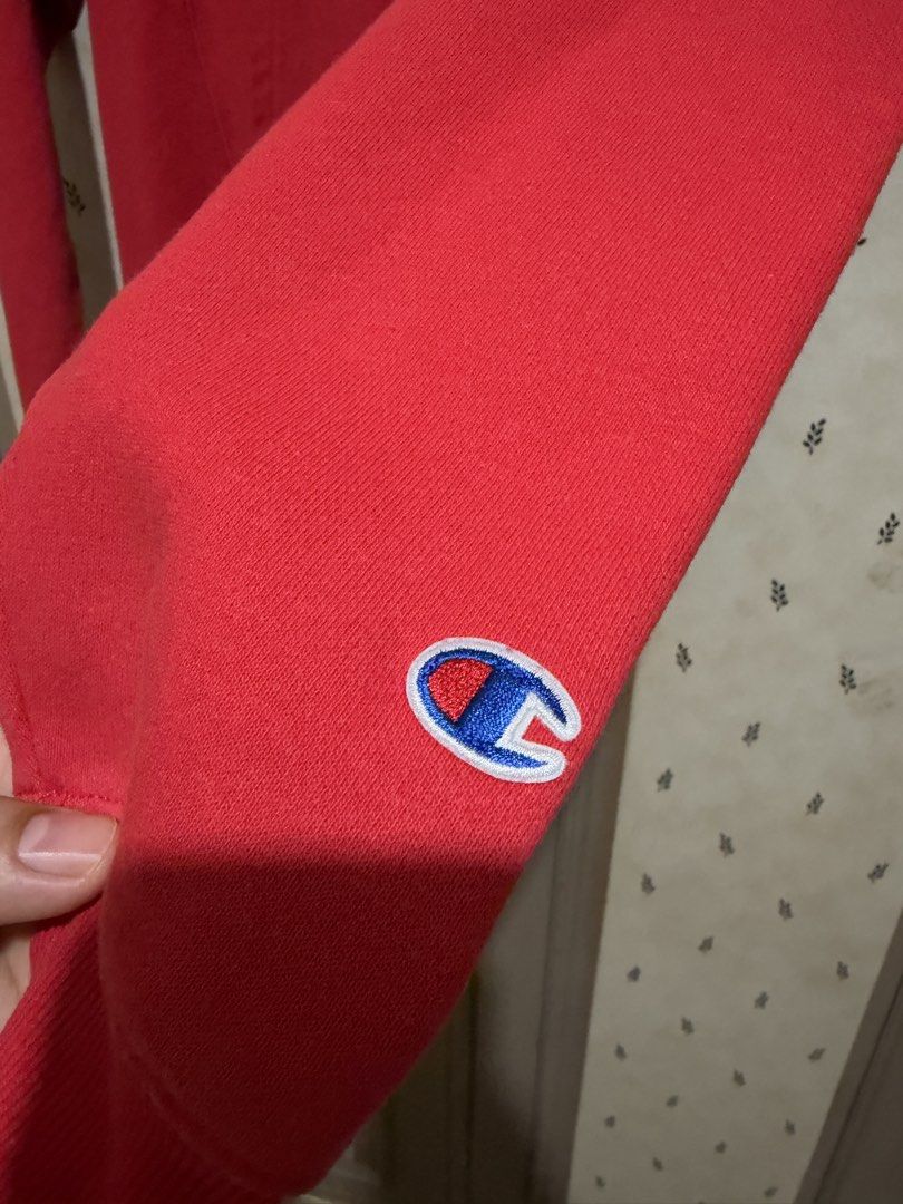 Champion Reverse Weave Red Hoodie Size Small (Category: Hoodies) located in Makati City. Submitted by heyrods (Listing ID 1469197660, Image 2). Description: Champion Hoodie Reverse Weave Excellent Colorate: 9.5/10 Dimension: Width 21 Length 25.
