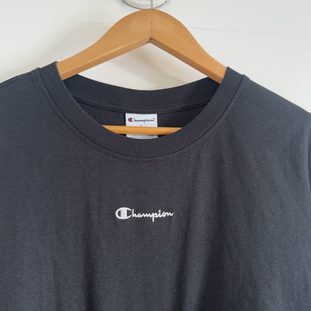 Champion shirt (Category: Shirts) located in Manila. Submitted by apparella.ph (Listing ID 1469175069, Image 3). Description: Bwnot Never used maliit sakin. Got it in u.s pa Bust:38 Length:19 ☑️Everything is my Own preloved / BNWT/BNWOT ☑️ not thrifted/Ukay ☑️ malukot sa picture kasi na stock sa cabinet (tinatamad mag plantsa ✌️ ) ☑️Personal items ( usually bought in US/UK/JPN ) every year po ako nag aabroad so expect i don’t sell fake items and 