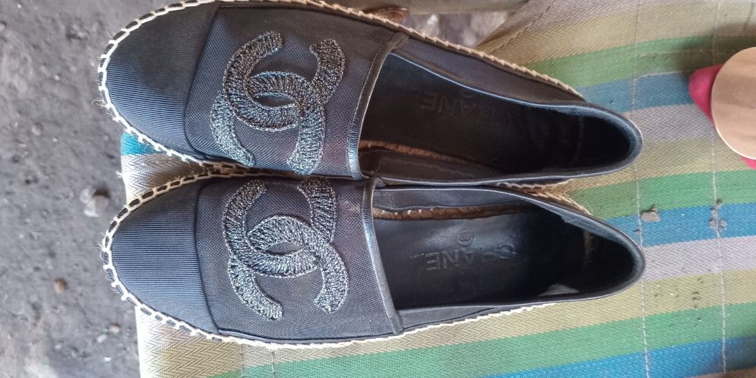 CHANEL ESPADRILLES/SLIP ON (Category: Luxury Apparel) located in Makati City. Submitted by egsdhadghas (Listing ID 1469294265, Image 1). Description: in excellent condition. size 37/38.