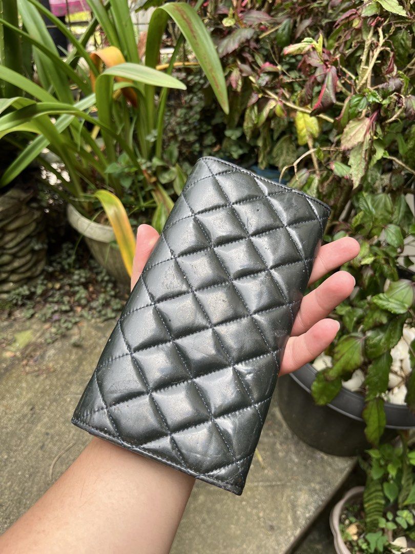 CHANEL LONG WALLET PATENT LEATHER (Category: Luxury Bags & Wallets) located in Baguio. Submitted by closetgc.clothingshop (Listing ID 1469211421, Image 3). Description: Chanel Pattent leather long wallet Quilted Rank AB ( needs spa ) Series 19, Guaranteed Authentic. Hologram intact. .