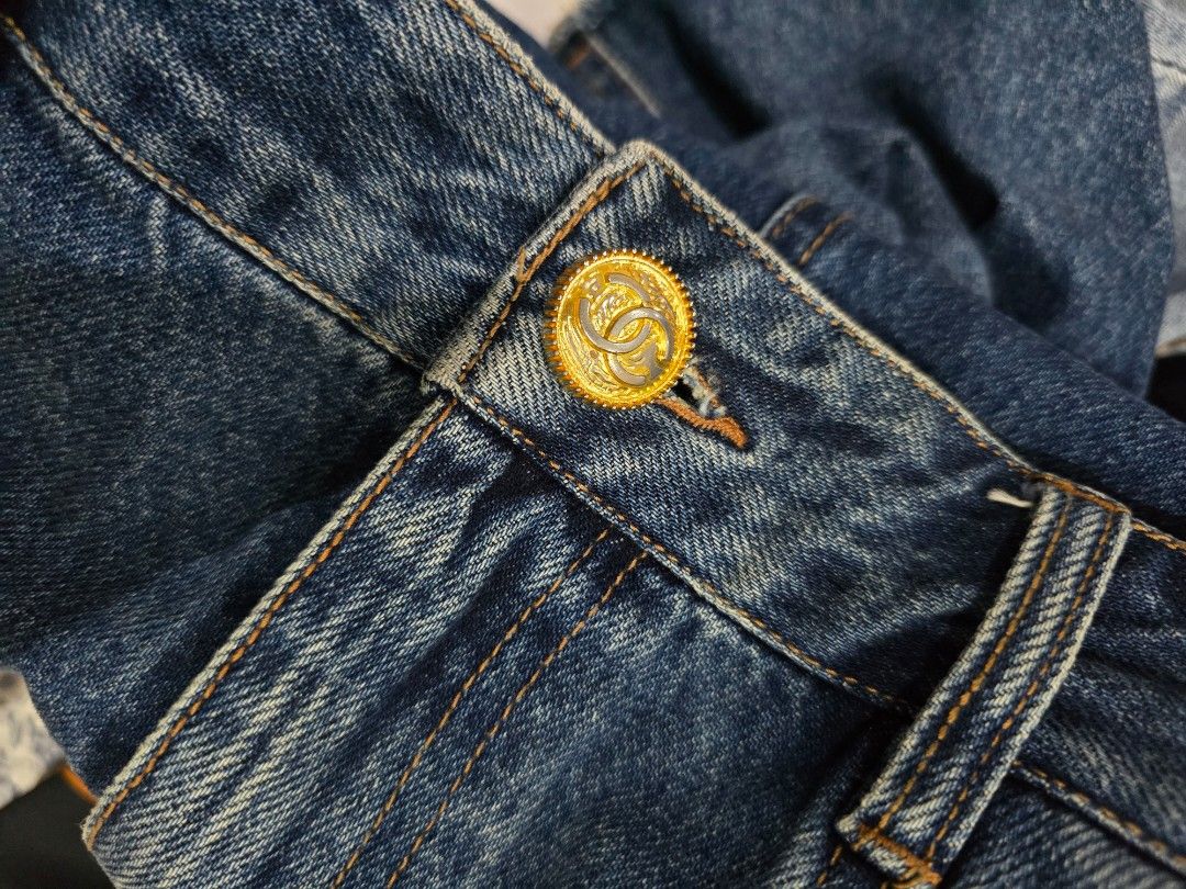 Chanel midi denim skirt (Category: Skirts) located in Batangas. Submitted by thevanitychamber (Listing ID 1469191325, Image 3). Description: cut label.