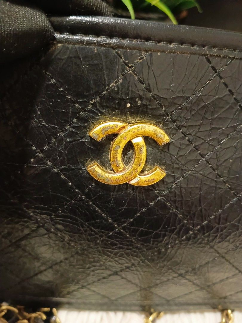 Chanel Quilted Black Leather Shoulder Bag (Category: Luxury Bags & Wallets) located in Digos. Submitted by chihanu (Listing ID 1469205941, Image 2). Description: - Chanel shoulder bag in classic black quilted leather - Elegant gold-tone hardware featuring the iconic interlocking CC logo - Versatile leather-intertwined chain strap that is completely detachable via clasps - Secure top zipper closure with a sleek metal pull - Compact yet spacious en